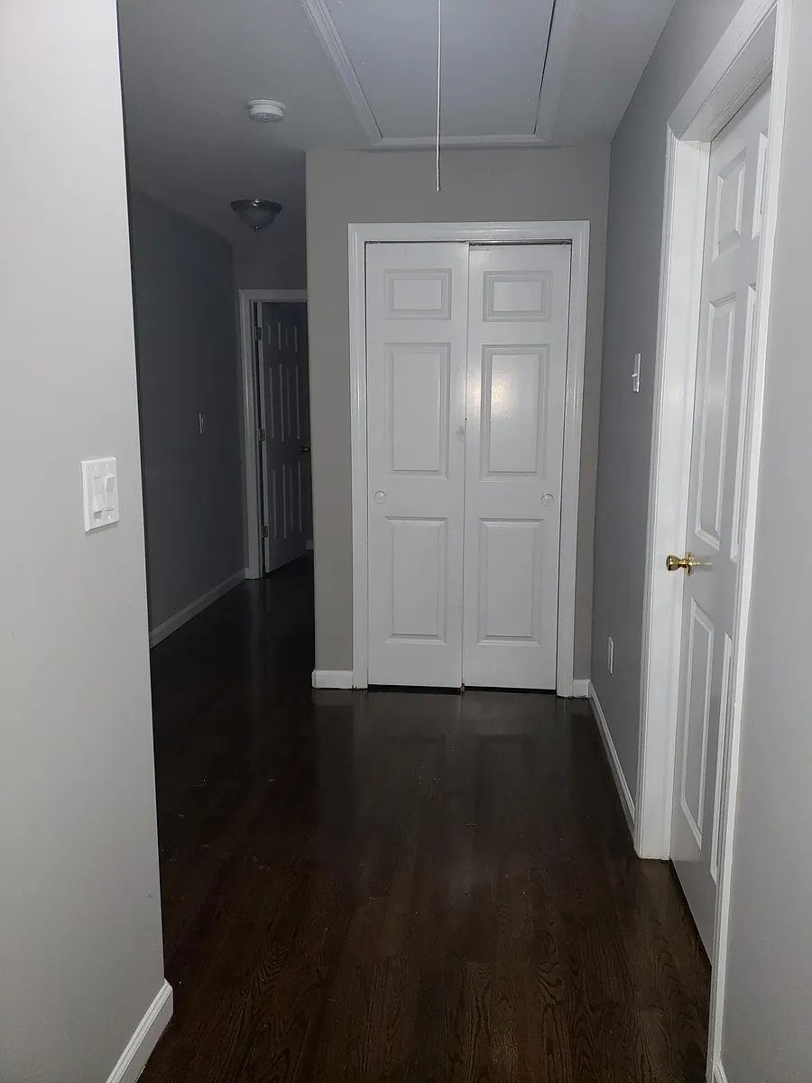 Building Photo - 1086 William St #2