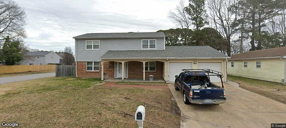 1431 Poinsetta Arch