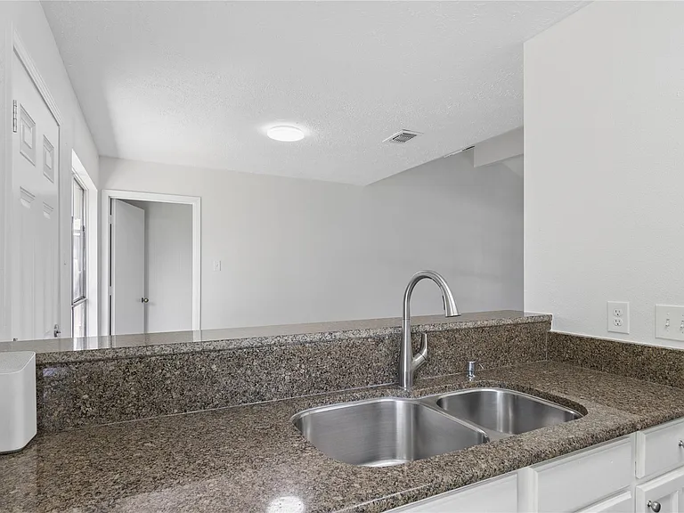 2504 Ewell Dr — Photo 9