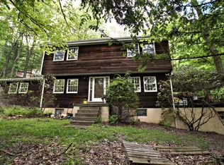 226 Echo Valley Rd, Jeannette, PA 15644