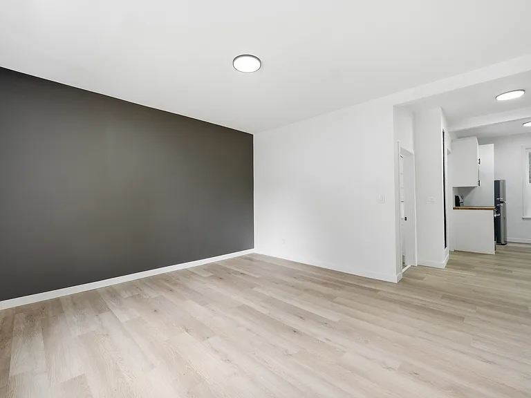144 Arlington St — Photo 15