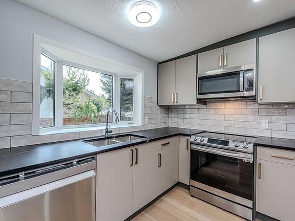 4th image of 5655 S Dalhousie Dr NW