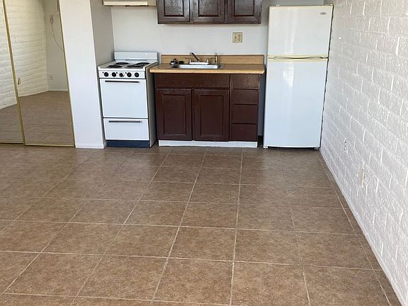 2nd image of 2424 N Park Ave #Park2424-10