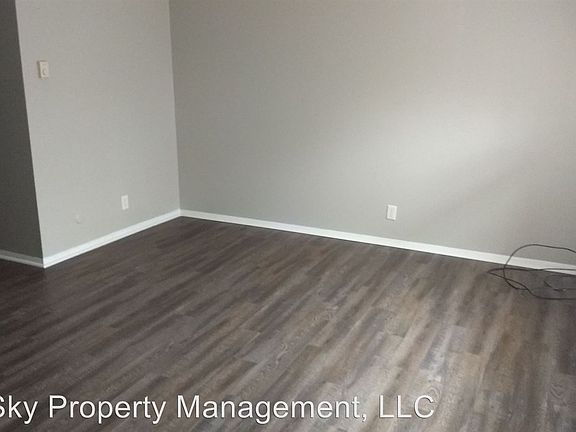 3rd image of 709 S Hutchinson Ave APT 5
