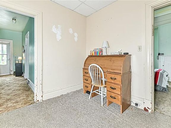 5th image of 501 Louann St