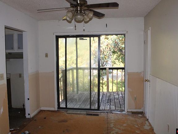 5th image of 1000 N Broadway Ave