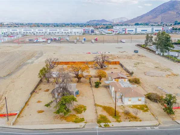 11155 Cypress Ave, Fontana, CA 92337