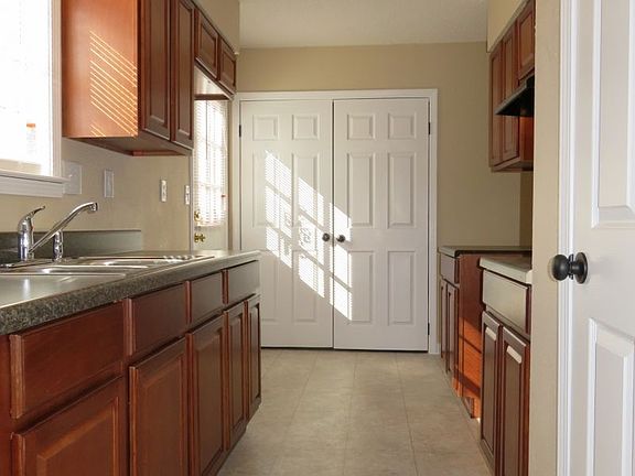 5th image of 4207 Hickory Grove Dr N