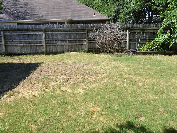 5th image of 301 Joshua St