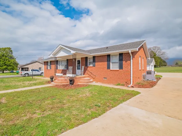 1114 N High St, Winchester, TN 37398