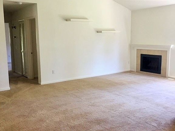 2nd image of 10400 Caminito Cuervo Unit 277