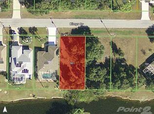 127 Kings Dr, Rotonda West, FL 33947