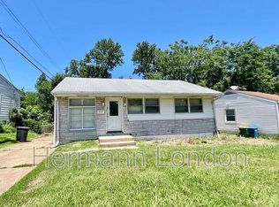 405 Cameron Rd, Saint Louis, MO 63137