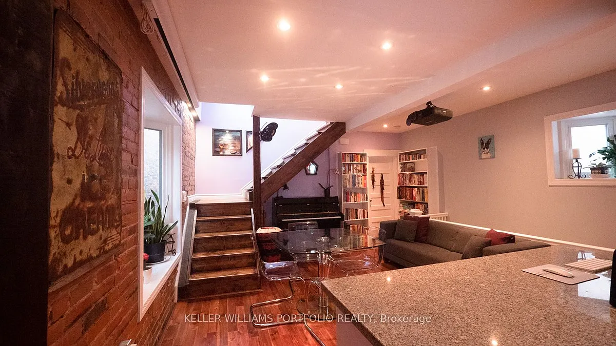 Building Photo - 184 Franklin Ave #2