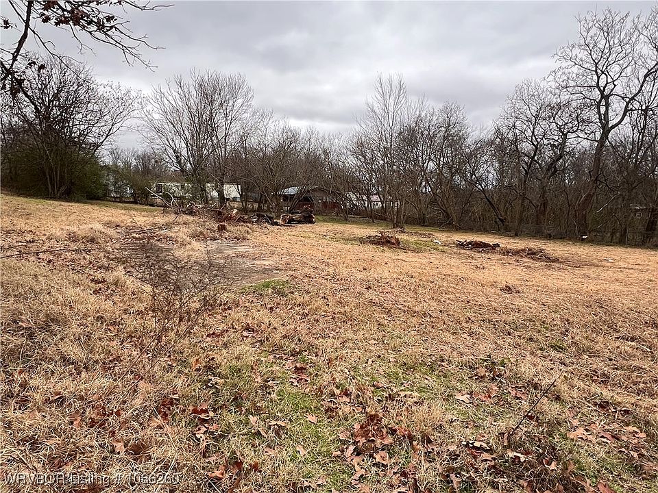 2nd image of Yoakum Ave