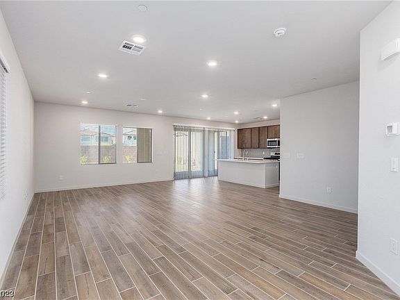 3rd image of 12077 Arrebol Ave