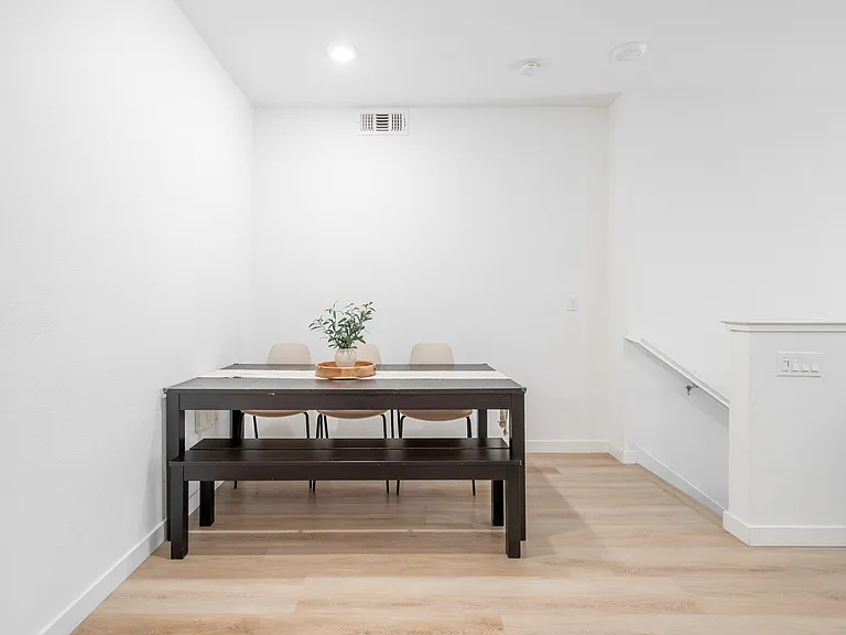 882 Slate Pl — Photo 6