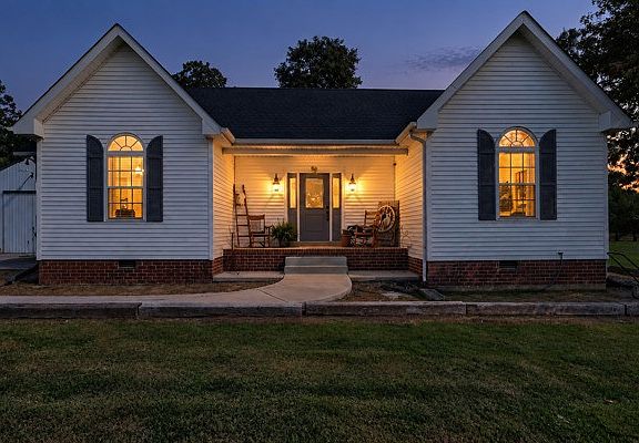 2nd image of 2318 Dobbins Pike