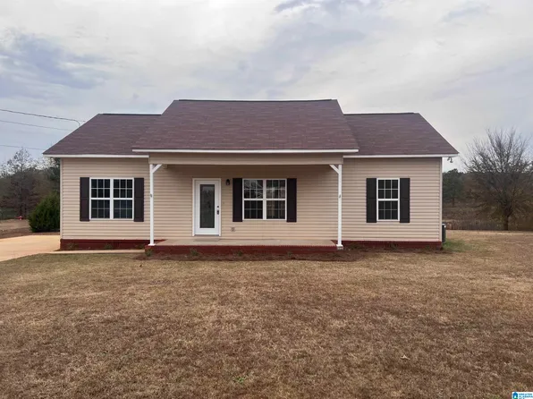 160 Tripp Dr, Talladega, AL 35160