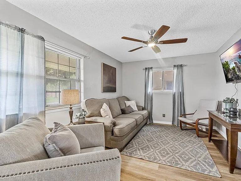 3301 Matador Dr — Photo 2