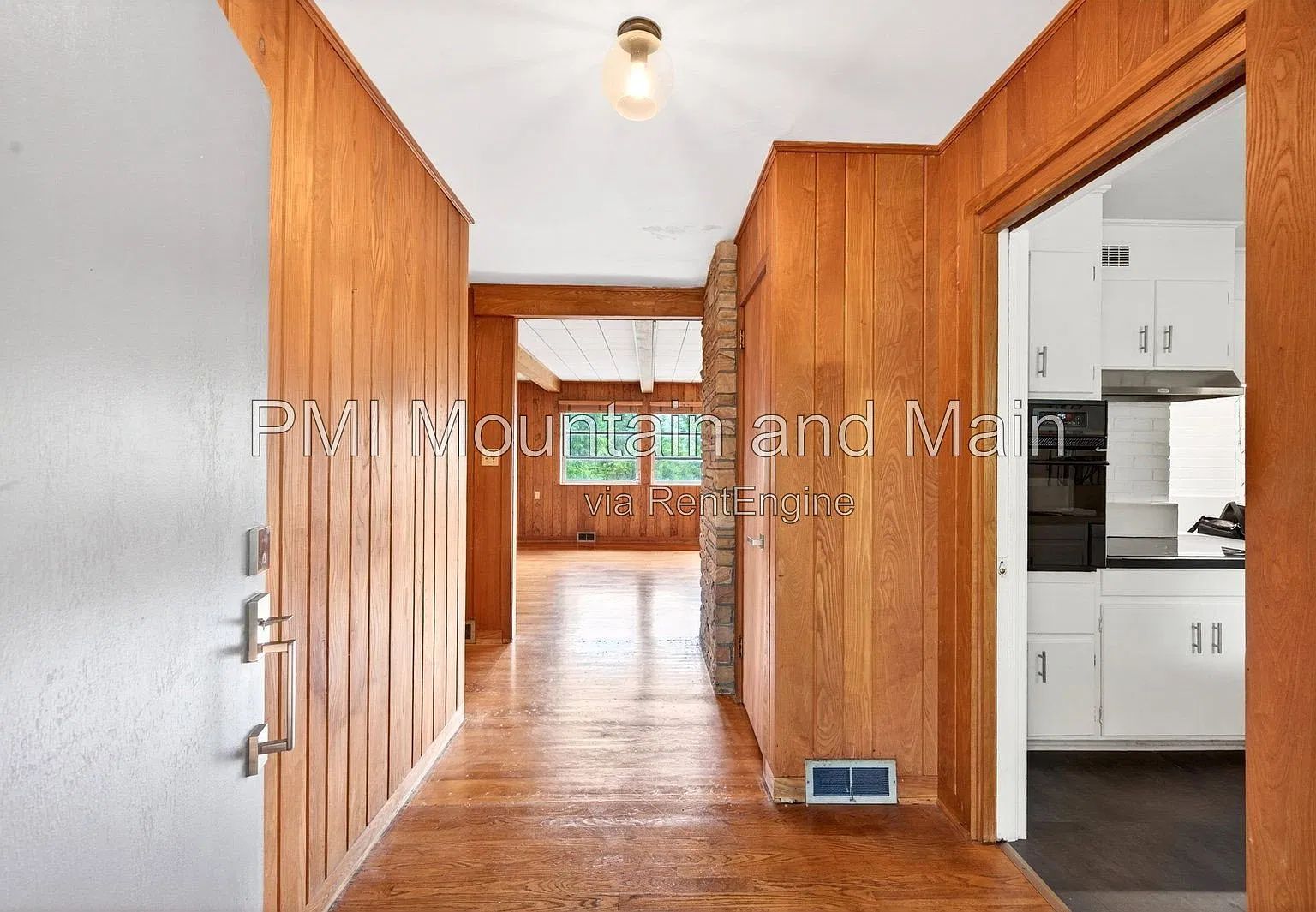 3 bed, 3.0 bath, $2,495 — Photo 4