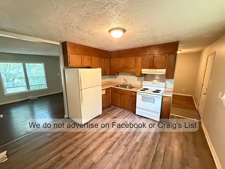 2721 Daly Ave — Photo 3