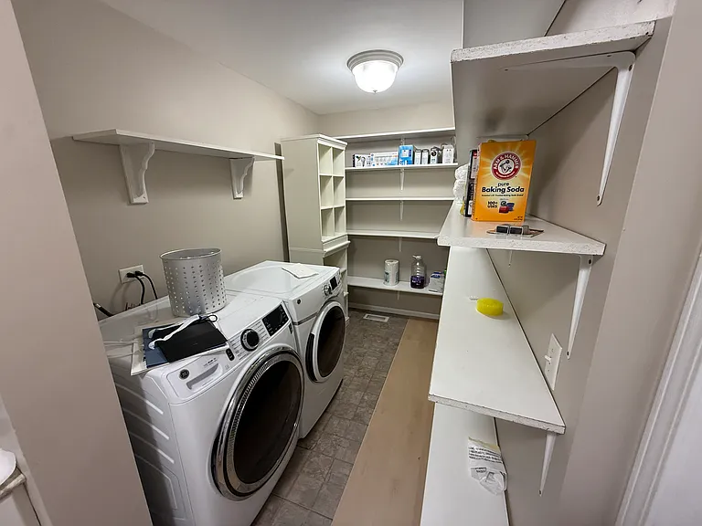 Washing Area / Pantry