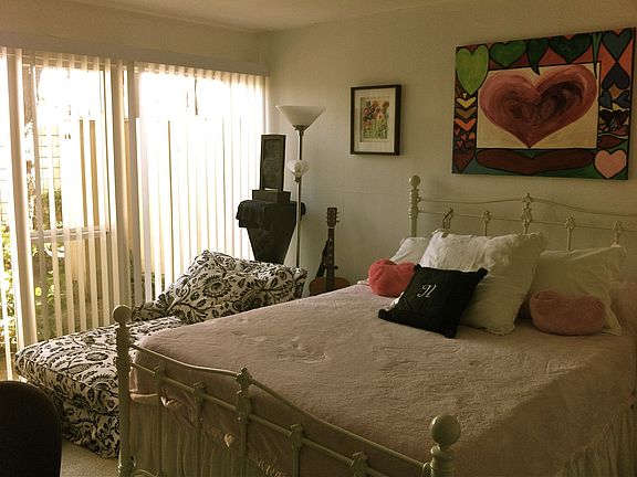 Downstairs guest bedroom