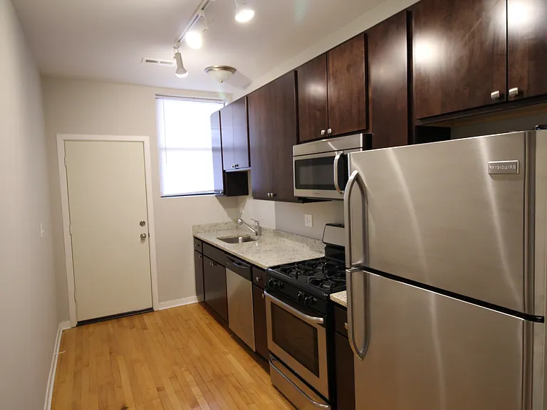 6449 N Claremont Ave #3 — Photo 6