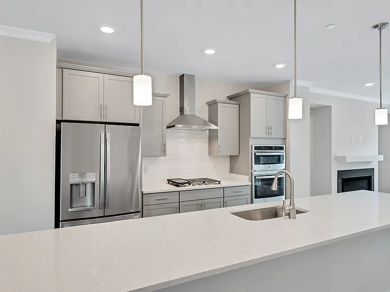 32 Bleeker Pl — Photo 12