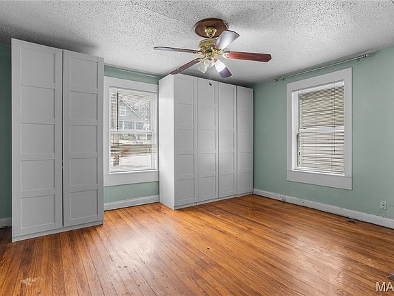 4th image of 1155 Hall St