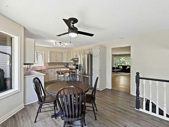 3rd image of 216 Scenic Hill Close NW