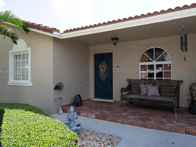 17992 SW 152nd Ct — Photo 35
