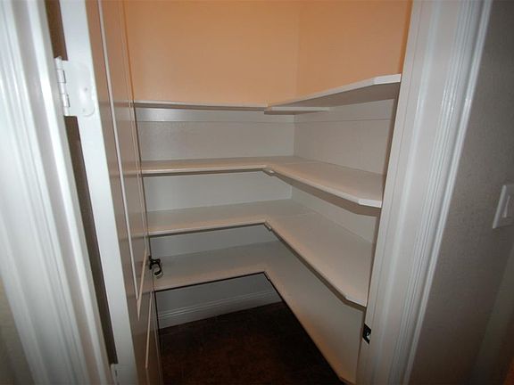 5th image of 4305 Oak Chase Dr