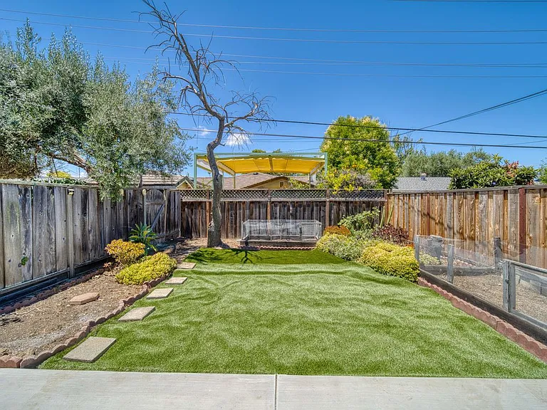 877 Miller Ave — Photo 18