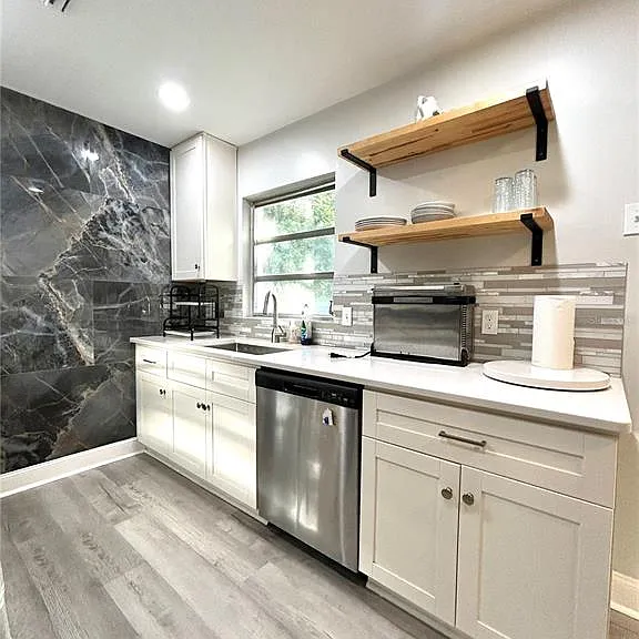 3919 SW 21st St — Photo 8