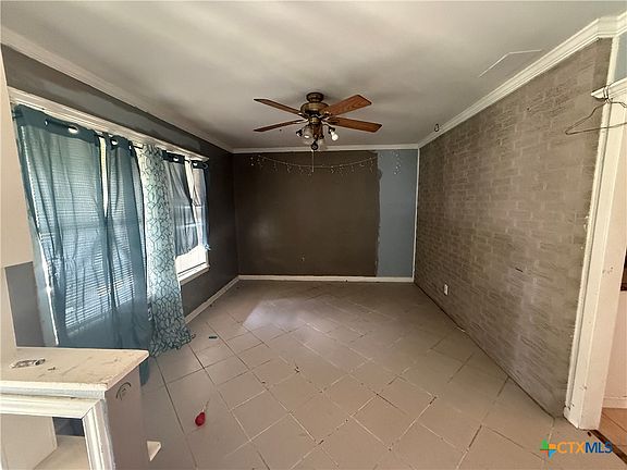 2nd image of 518 Lazy Ln