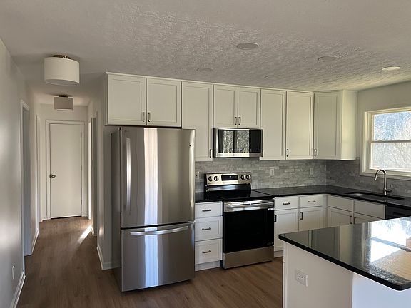 4th image of 9736 McCowans Ferry Rd