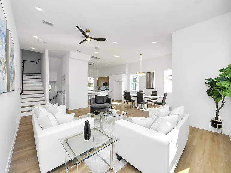 1216 E 34th St #C — Photo 9