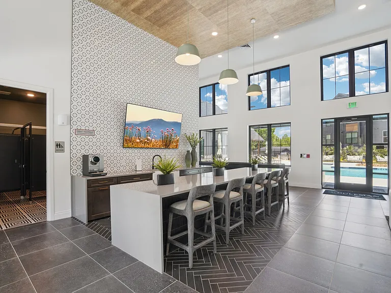 The Pullman Luxury Apartments — Photo 39