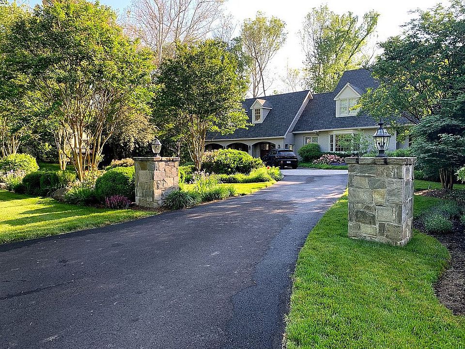 1st image of 855 Whann Ave