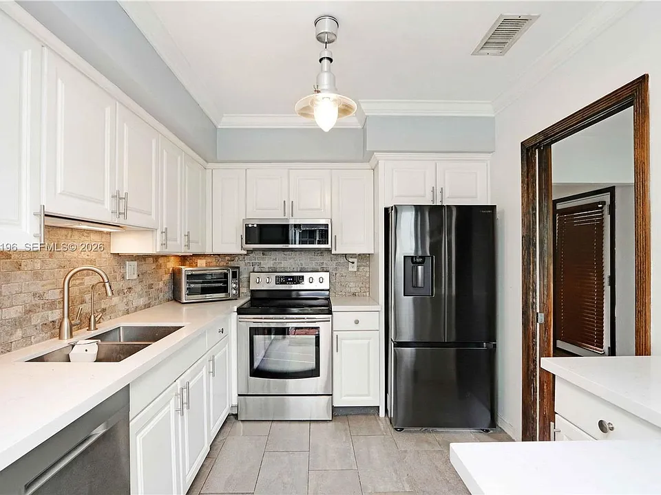 221 Camilo Ave