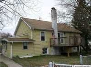 2041 Hilltop Rd, Whiting, NJ 08759