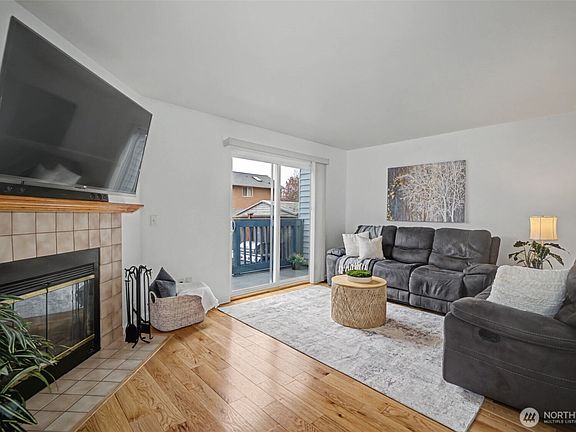 5th image of 4108 NE 6th Place #2A