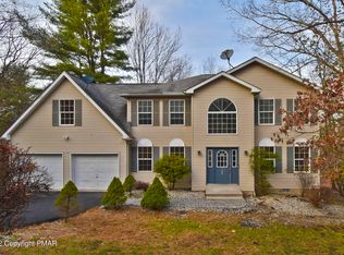 328 Overlook Dr, East Stroudsburg, PA 18301