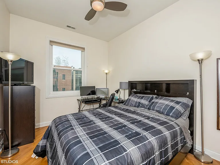 2905 N Halsted St #302 — Photo 11