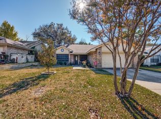 2104 Cold Springs Dr, Arlington, TX 76017