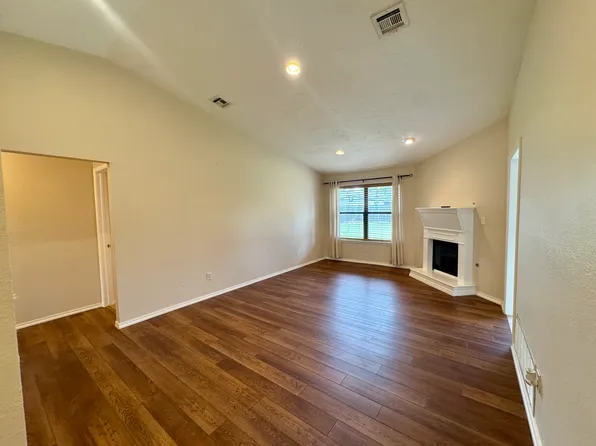 1500 Vulcan Cir, Edmond, OK 73003
