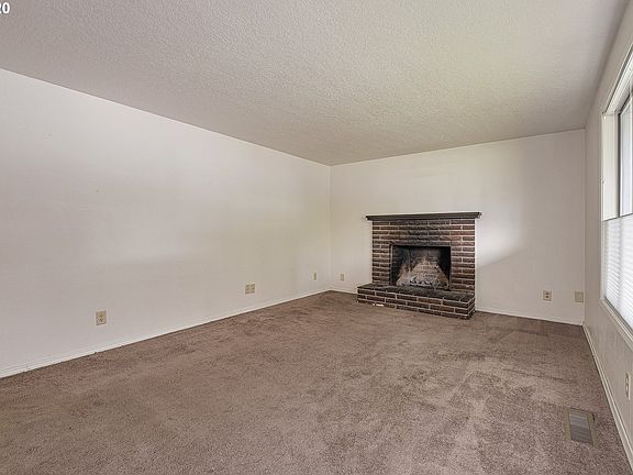 2nd image of 165 NE 37th Ave