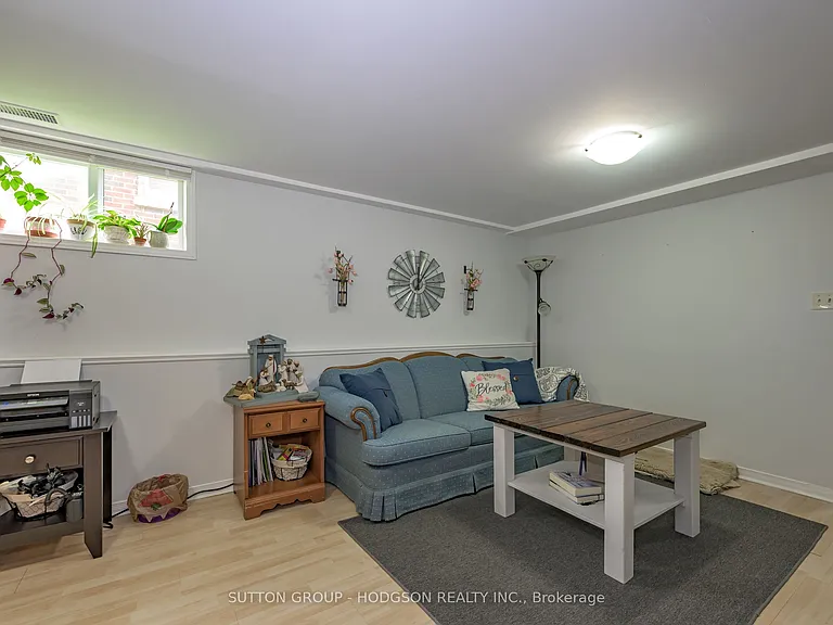 111 Lincoln Pl — Photo 7